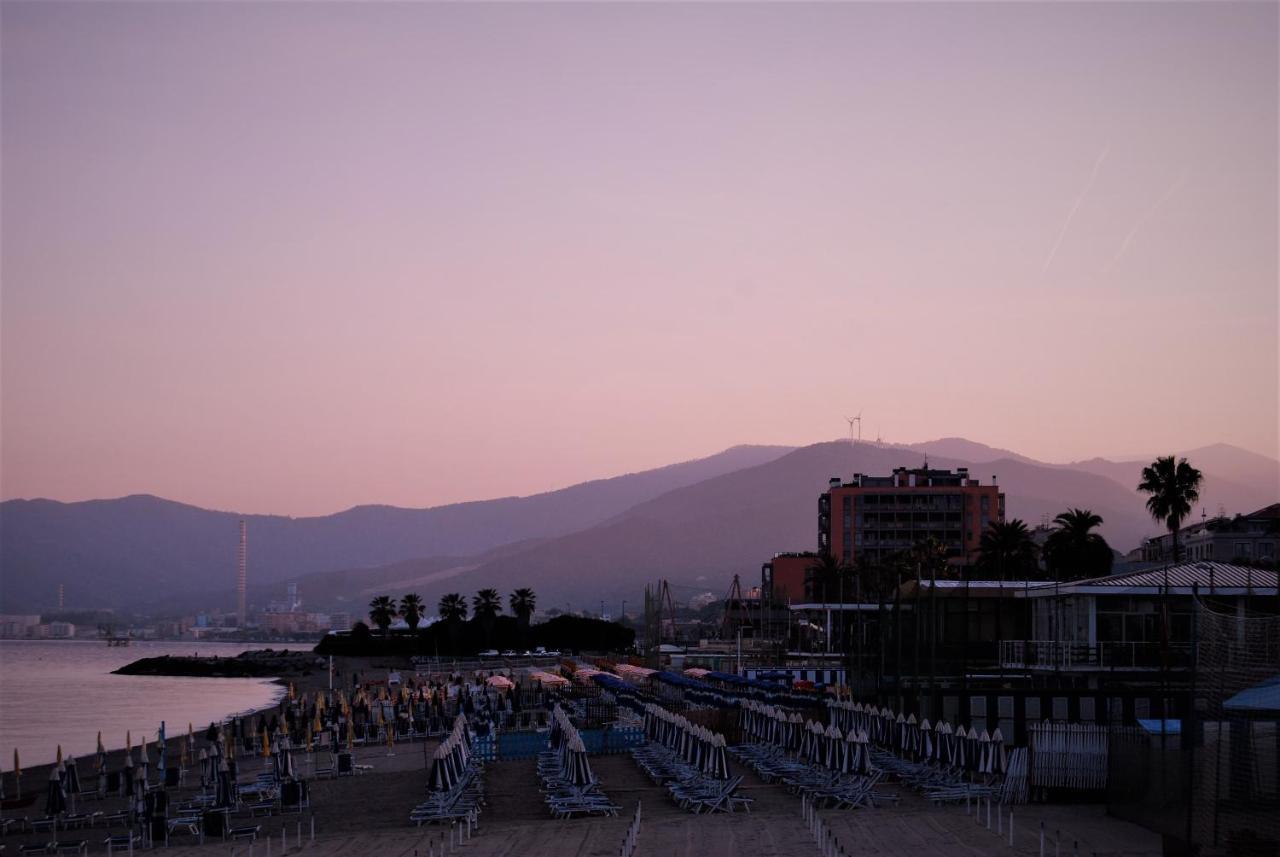 Tramonto Sul Mare - Sea Suite Savona Dış mekan fotoğraf