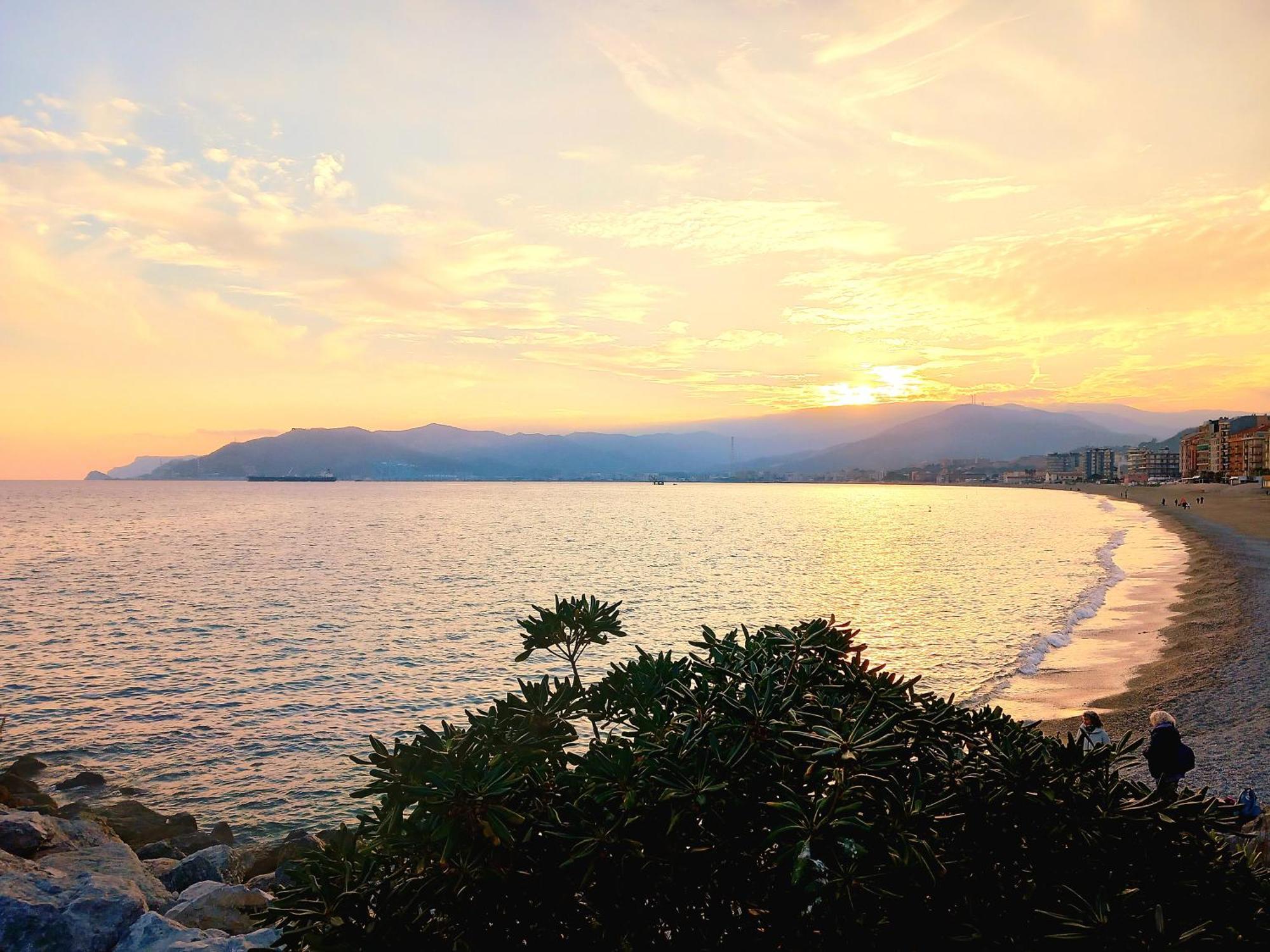 Tramonto Sul Mare - Sea Suite Savona Dış mekan fotoğraf