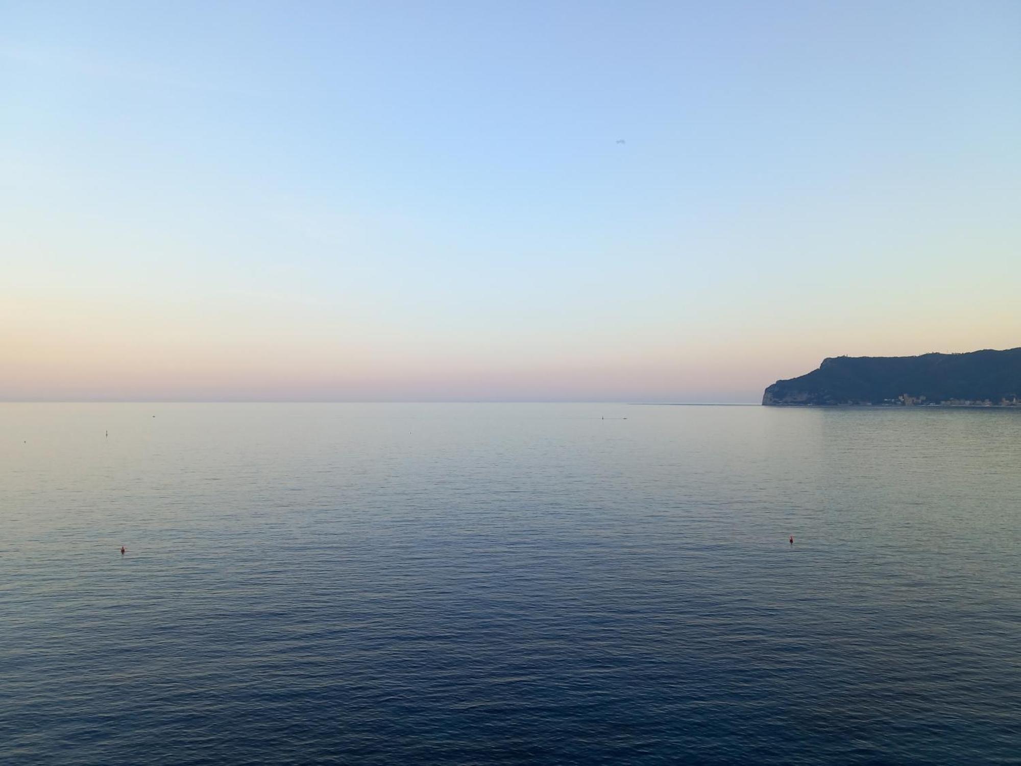 Tramonto Sul Mare - Sea Suite Savona Dış mekan fotoğraf